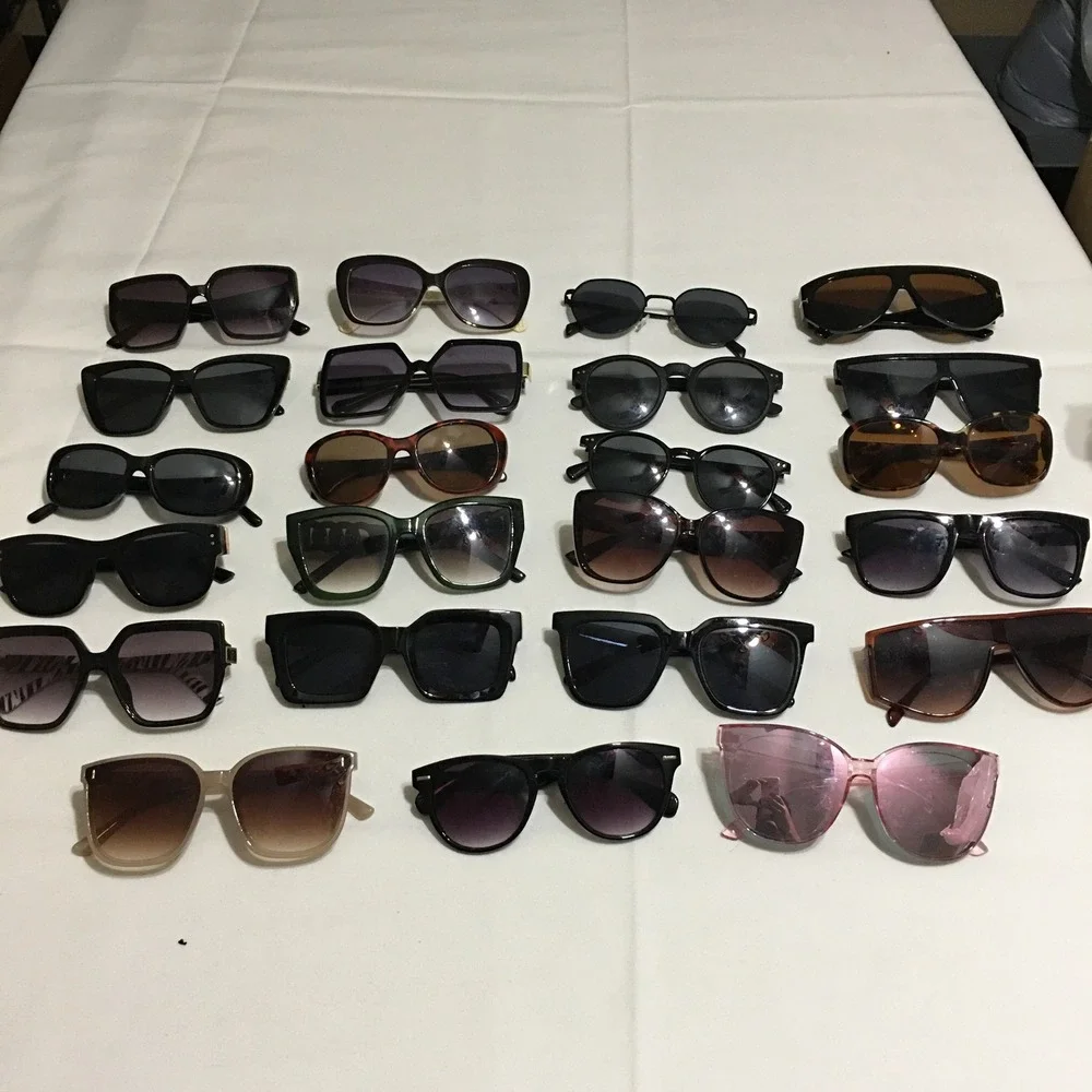 Lot of 23 Sunglasses Unisex Mixed Colors Styles Roxy Steve Madden Hilfiger